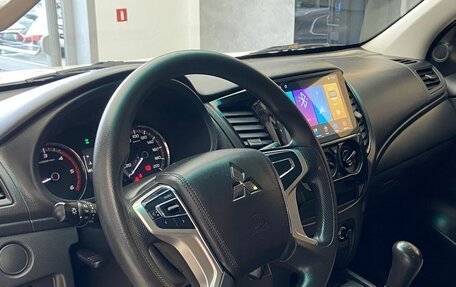 Mitsubishi L200 IV рестайлинг, 2022 год, 3 300 000 рублей, 14 фотография