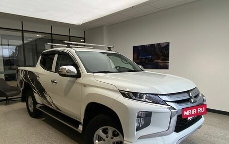 Mitsubishi L200 IV рестайлинг, 2022 год, 3 300 000 рублей, 4 фотография