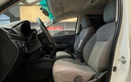 Mitsubishi L200 IV рестайлинг, 2022 год, 3 300 000 рублей, 15 фотография