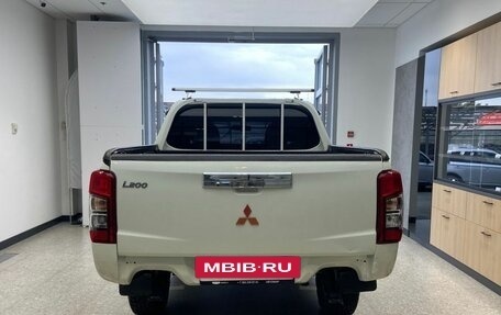 Mitsubishi L200 IV рестайлинг, 2022 год, 3 300 000 рублей, 6 фотография