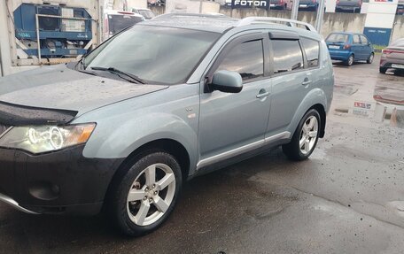 Mitsubishi Outlander III рестайлинг 3, 2007 год, 950 000 рублей, 2 фотография