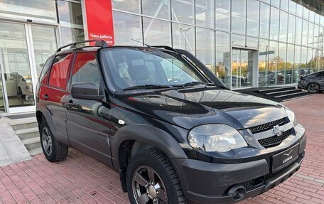 Chevrolet Niva I рестайлинг, 2018 год, 810 000 рублей, 3 фотография