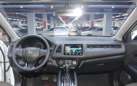 Honda Vezel, 2022 год, 1 350 065 рублей, 2 фотография