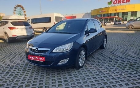 Opel Astra J, 2011 год, 680 000 рублей, 1 фотография