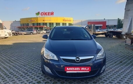 Opel Astra J, 2011 год, 680 000 рублей, 2 фотография
