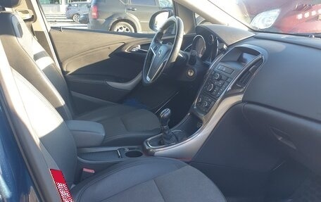 Opel Astra J, 2011 год, 680 000 рублей, 14 фотография