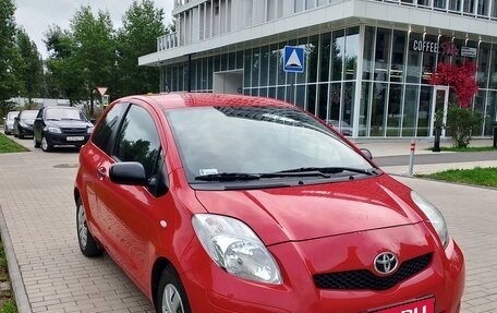 Toyota Yaris III рестайлинг, 2010 год, 500 000 рублей, 1 фотография