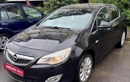 Opel Astra J, 2010 год, 630 000 рублей, 1 фотография