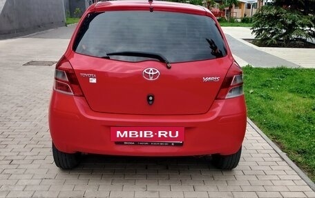 Toyota Yaris III рестайлинг, 2010 год, 500 000 рублей, 4 фотография