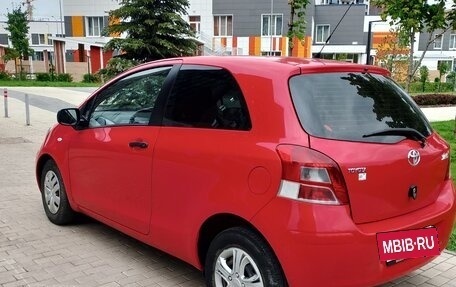 Toyota Yaris III рестайлинг, 2010 год, 500 000 рублей, 3 фотография
