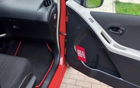 Toyota Yaris III рестайлинг, 2010 год, 500 000 рублей, 8 фотография