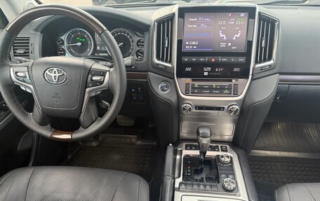 Toyota Land Cruiser 200, 2020 год, 5 950 000 рублей, 6 фотография