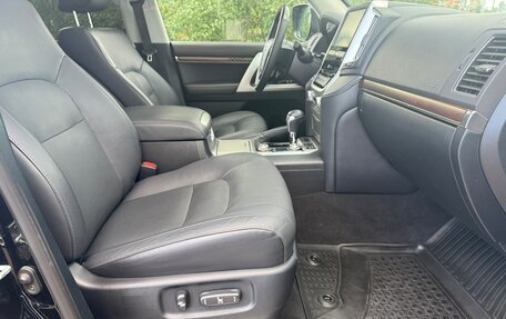 Toyota Land Cruiser 200, 2020 год, 5 950 000 рублей, 8 фотография