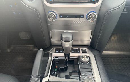 Toyota Land Cruiser 200, 2020 год, 5 950 000 рублей, 7 фотография