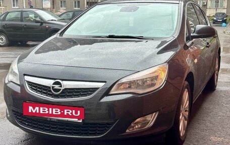 Opel Astra J, 2010 год, 630 000 рублей, 9 фотография