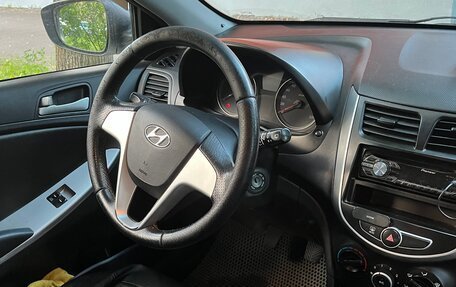 Hyundai Solaris II рестайлинг, 2013 год, 645 000 рублей, 8 фотография