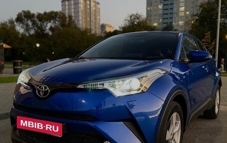 Toyota C-HR I рестайлинг, 2018 год, 2 500 000 рублей, 6 фотография