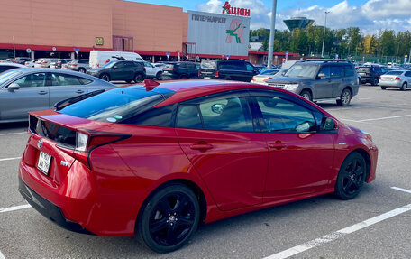 Toyota Prius IV XW50, 2019 год, 2 290 000 рублей, 4 фотография