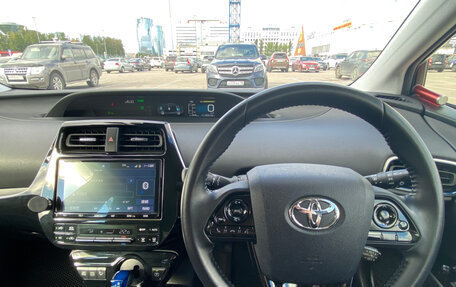 Toyota Prius IV XW50, 2019 год, 2 290 000 рублей, 14 фотография