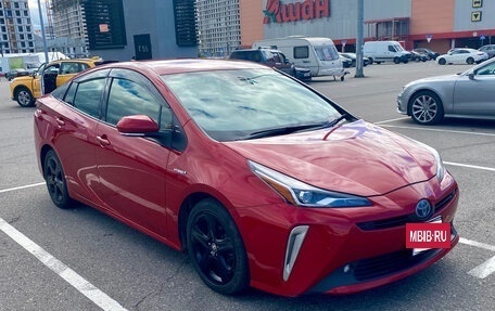 Toyota Prius IV XW50, 2019 год, 2 290 000 рублей, 2 фотография