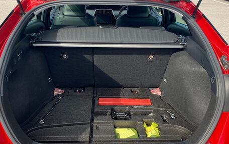 Toyota Prius IV XW50, 2019 год, 2 290 000 рублей, 20 фотография