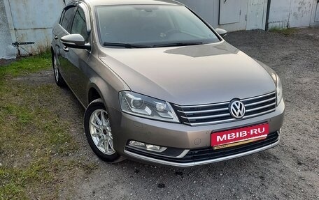 Volkswagen Passat B7, 2011 год, 900 000 рублей, 1 фотография