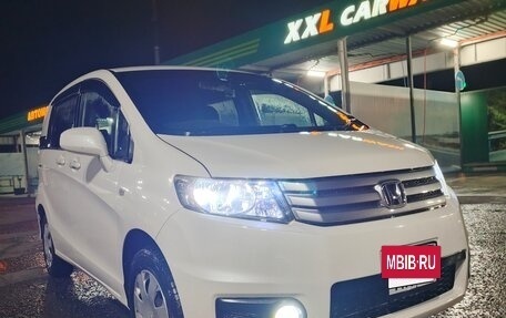 Honda Freed I, 2011 год, 999 999 рублей, 10 фотография