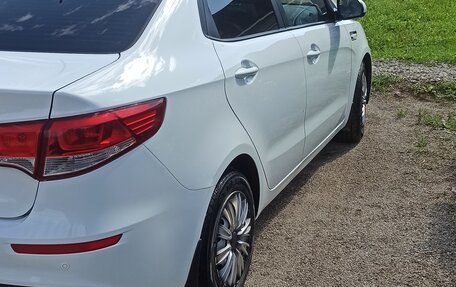KIA Rio III рестайлинг, 2017 год, 1 250 000 рублей, 33 фотография