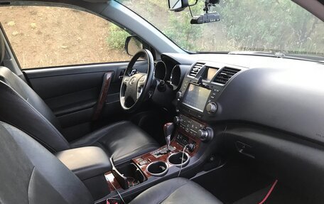 Toyota Highlander III, 2011 год, 2 370 000 рублей, 9 фотография