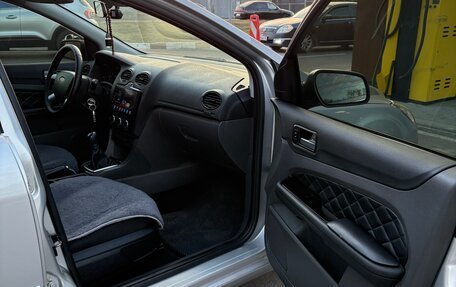 Ford Focus II рестайлинг, 2006 год, 555 000 рублей, 24 фотография