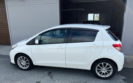Toyota Vitz, 2011 год, 850 000 рублей, 3 фотография