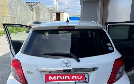 Toyota Vitz, 2011 год, 850 000 рублей, 4 фотография