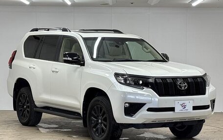 Toyota Land Cruiser Prado 150 рестайлинг 2, 2022 год, 3 760 000 рублей, 2 фотография
