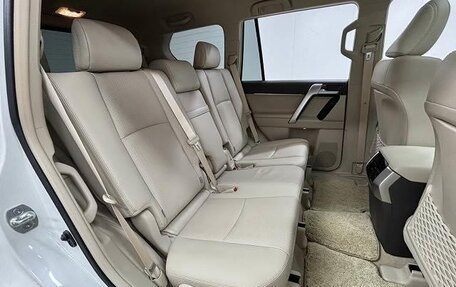 Toyota Land Cruiser Prado 150 рестайлинг 2, 2022 год, 3 760 000 рублей, 12 фотография