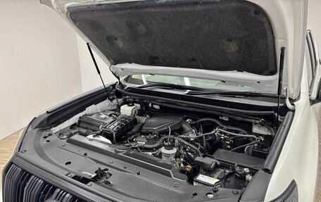 Toyota Land Cruiser Prado 150 рестайлинг 2, 2022 год, 3 760 000 рублей, 20 фотография