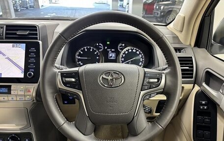 Toyota Land Cruiser Prado 150 рестайлинг 2, 2022 год, 3 760 000 рублей, 23 фотография