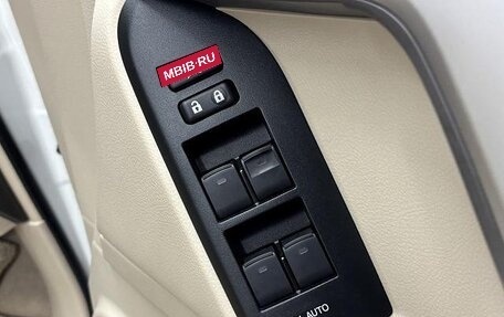 Toyota Land Cruiser Prado 150 рестайлинг 2, 2022 год, 3 760 000 рублей, 22 фотография