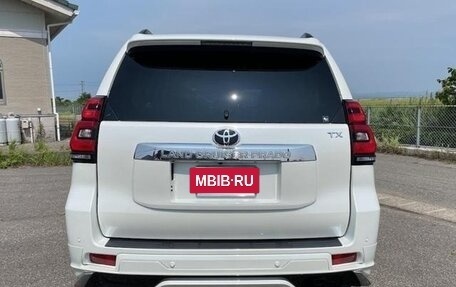 Toyota Land Cruiser Prado 150 рестайлинг 2, 2022 год, 3 810 000 рублей, 3 фотография