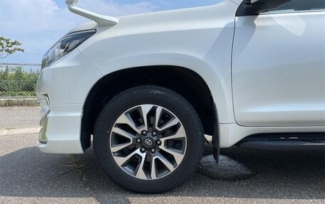 Toyota Land Cruiser Prado 150 рестайлинг 2, 2022 год, 3 810 000 рублей, 17 фотография