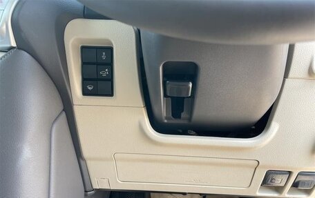 Toyota Land Cruiser Prado 150 рестайлинг 2, 2022 год, 3 810 000 рублей, 20 фотография