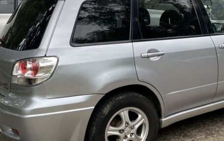 Mitsubishi Outlander III рестайлинг 3, 2003 год, 450 000 рублей, 1 фотография