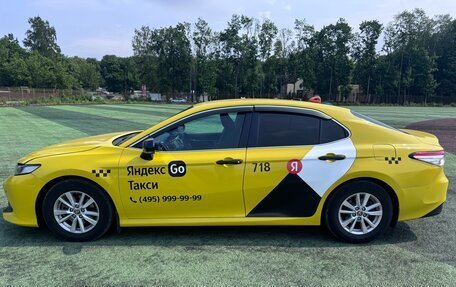 Toyota Camry, 2020 год, 1 800 000 рублей, 7 фотография