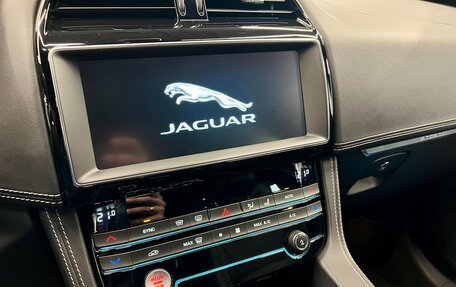 Jaguar F-Pace, 2018 год, 3 600 000 рублей, 16 фотография