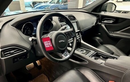 Jaguar F-Pace, 2018 год, 3 600 000 рублей, 14 фотография
