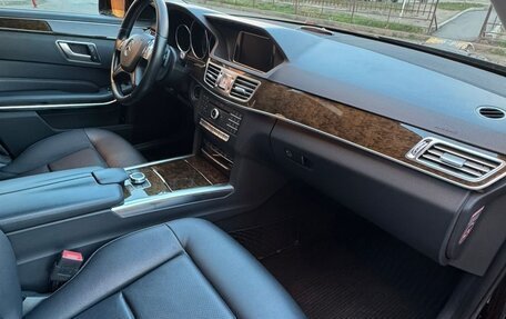 Mercedes-Benz E-Класс, 2015 год, 2 500 000 рублей, 23 фотография