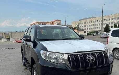 Toyota Land Cruiser Prado 150 рестайлинг 2, 2022 год, 5 300 000 рублей, 2 фотография