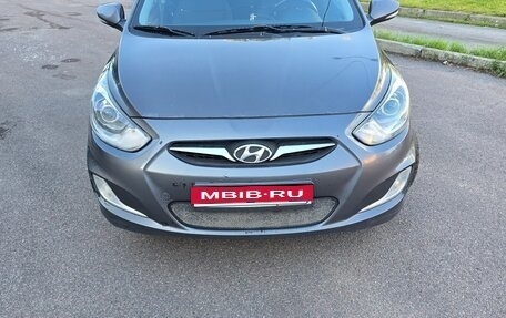 Hyundai Solaris II рестайлинг, 2012 год, 590 000 рублей, 1 фотография