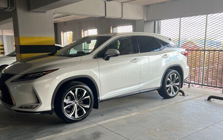 Lexus RX IV рестайлинг, 2021 год, 5 400 000 рублей, 3 фотография