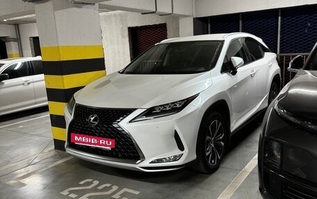 Lexus RX IV рестайлинг, 2021 год, 5 400 000 рублей, 4 фотография