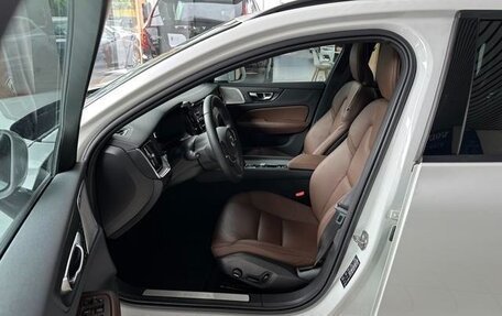 Volvo V60 II, 2021 год, 2 670 000 рублей, 9 фотография